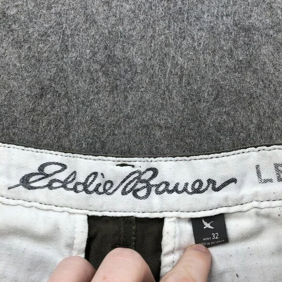 Eddie Bauer Shorts Mens 32 Green Chino Flat Front Casual Summer 11 Inseam - Picture 5 of 10